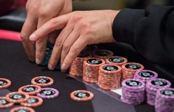 Мөрийтэй тоглоом тоглосон төрийн албан хаагчдыг албан тушаалаас нь чөлөөлнө