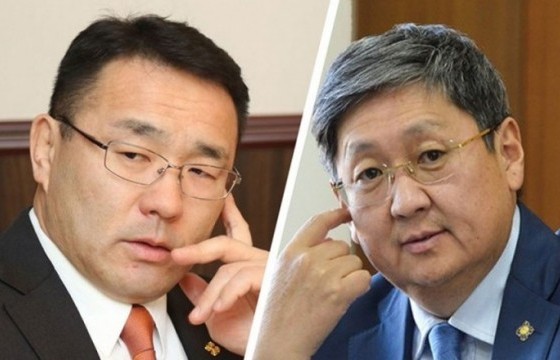 Танхимын сайд нар зөрчилдөж эхлэв