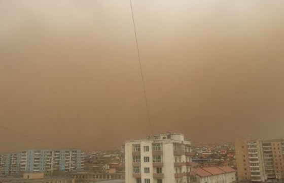  Улаанбаатарт салхи зарим үед 12-14 метр хүрч ширүүснэ.