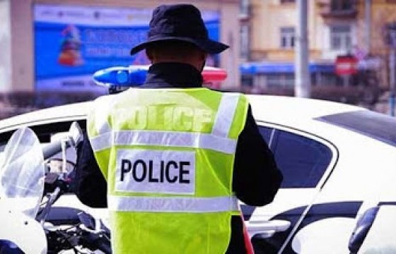 Замын урсгал сөрж цагдаа алгадсан эмэгтэй жолооч А болсон явдлыг сайн санахгүй байгаа тул уучлаарай гэжээ.