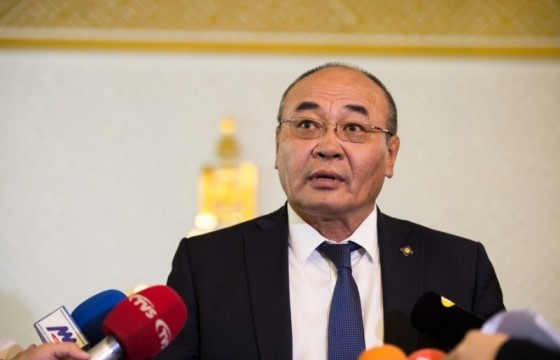 Д.Эрдэнэбат; У.Хүрэлсүхийн Засгийн газарҮндсэн хуулийн нэмэлт өөрчлөлтийг хэрэгжүүлж энэ сарын 25-наас бүтцээ өөрчлөх шаардлагатай