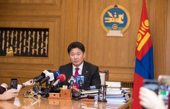 Энхрий үрс инээд баяслаар бялхаж, эрүүл саруул аз жаргалтай байх болтугай