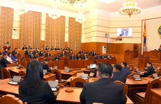 Засгийн газраас өргөн мэдүүлсэн   Монгол Улсын шүүхийн тухай хуулийн төслийг буцаалаа