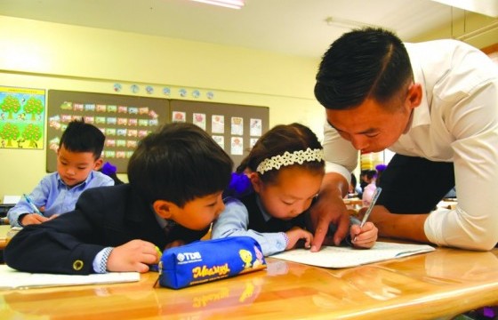 Алдрайхан 53 сурагчтай Эрдмийн үр “таригч”