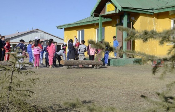 Үдлэгийн бага сургуулиас өдөлж нисэх “шувуухайнууд”