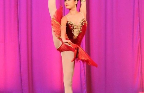 ДБЭТ-ын тайзнаа нисэх мөрөөдөлтэй “ХУН”