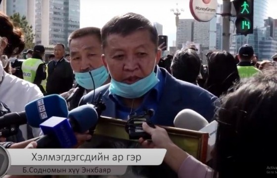 Ж.Сүхбаатар: Хэлмэгдсэн ахынхаа дурсгалд зориулж гэрэлт хөшөө босгомоор байна
