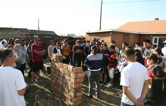 Яндан хөөлөгч төртэйдөө гомдоод байна