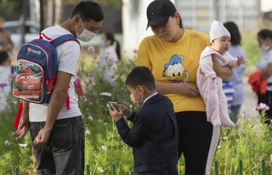 “Хөлтэй цүнхнүүд”-ийн хөгжилтэй яриа  