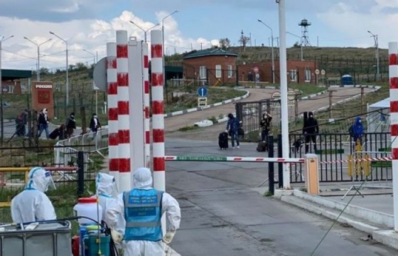 Алтанбулаг автозамын шалган нэвтрүүлэх боомтоор өчигдөр нийт 96 иргэнийг татан авлаа