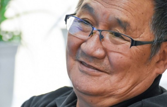 Н.ПҮРЭВДАГВА: Анна Каренинаг сайхан хайрын тухай роман гэх нь бий, биш шүү дээ. Сайхан хайрын билэгдэл бүр биш