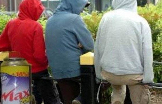 Машиндаа мансуурсан этгээдүүдийг шалгаж байна 