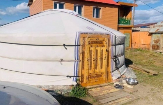 “Ээж ээ, та миний төрсөн өдрийг мэддэггүй байсан юм уу”