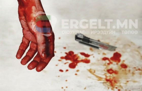 Гандийн нэрэмжит коллежийн гурван оюутан сургууль дээрээ хутгалуулжээ