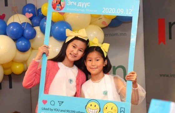 Б.Мөнх-Амин: Зохиолч нь тийм гоё бичсэн байхад би буруу орчуулчихвал яана гэж байнга бодож, хичээсэн