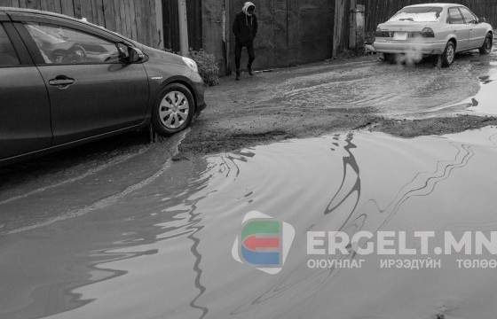 Улаанбаатарын унхиагүй дарга нар усан борооноор юу хийж суудаг бол