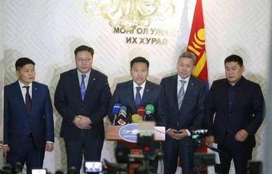 Суулт зарласан иргэдэд өгнө гэж амласан 40 гэрээ яасан бэ, попуудаа 