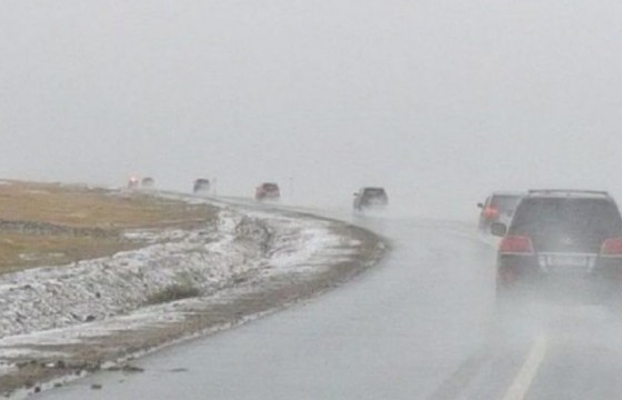 Цасан шуурга шуурна