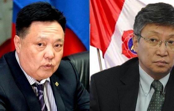 Улсад өртэй улстөрчид