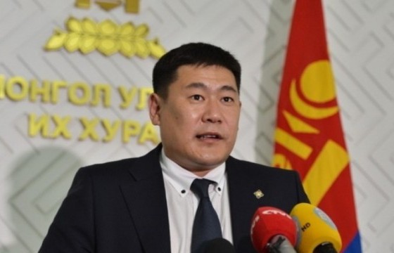 Л:Оюун-Эрдэнэ: 