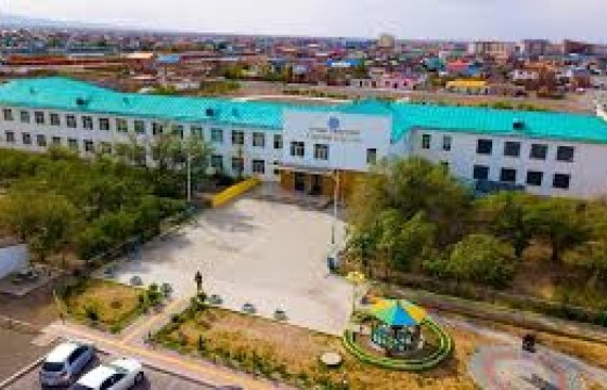 Даланзадгад хүчтэй салхитай байгаа тул сургууль, цэцэрлэгийг хаажээ