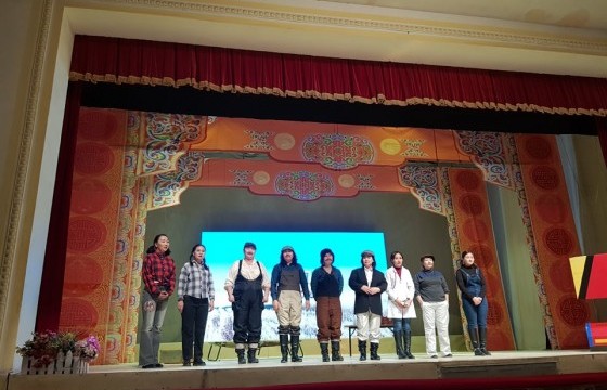 Цэцэрлэгийн багш нарын “Саран хөхөө” театрт авчирсан реализм