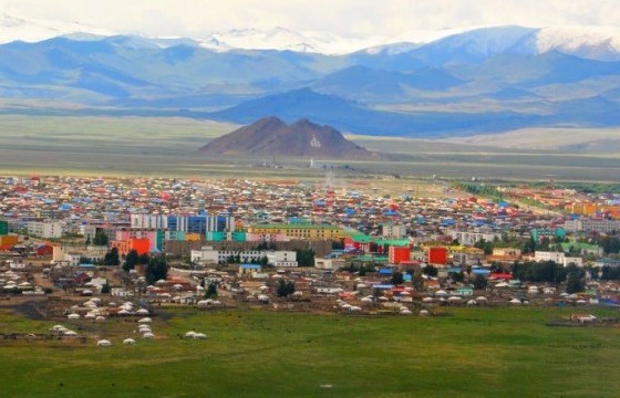 Намайг хүлээн дүнхийх нутгаа санасан нүүдлийн шувуу, би