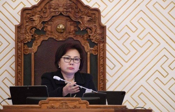 УИХ-ын чуулганы хуралдааныг анх удаа эмэгтэй гишүүн удирдлаа