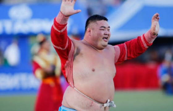 Э.Оюунболдын цолыг хурааж, барилдах эрхийг хэвээр үлдээлээ