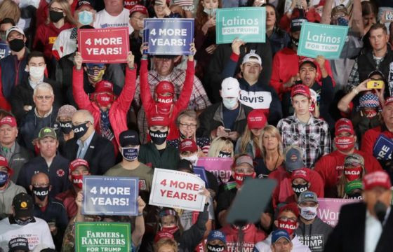 Сонгуулийн эргэн тойронд: Байден тэргүүлж байна 