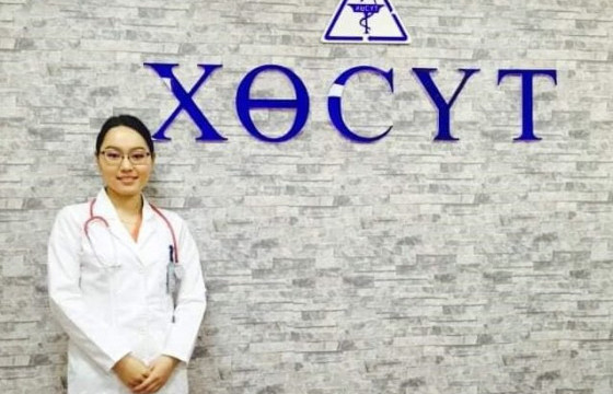 Коронавирусийг эмчилж буй эмч Г.Дүвчинбаяр: Халдвар авсан өвчтөнөө бүрэн эдгэрэхэд өөрөө эдгэсэн юм шиг баярласан