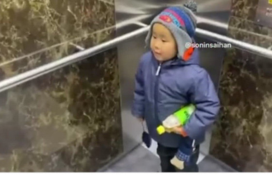 Б.ТҮШИГ-ЭРДЭНЭ: Манай дүү лифтний бариулаас барих гээд зөрүүдлээд байхаар нь би “Коронавирус тусна, болохгүй” гэж хэлсэн