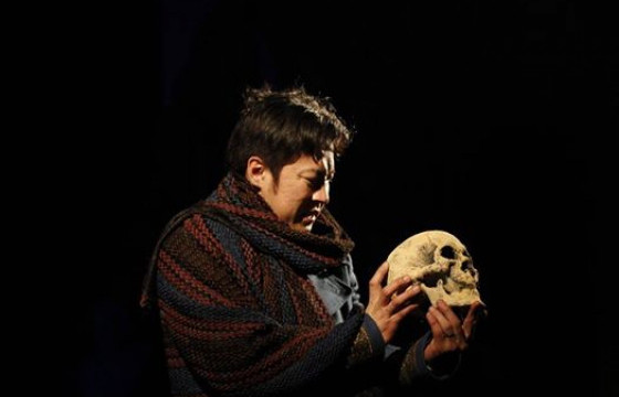 МИНИЙ Л ҮЗСЭН ГАМЛЕТ...