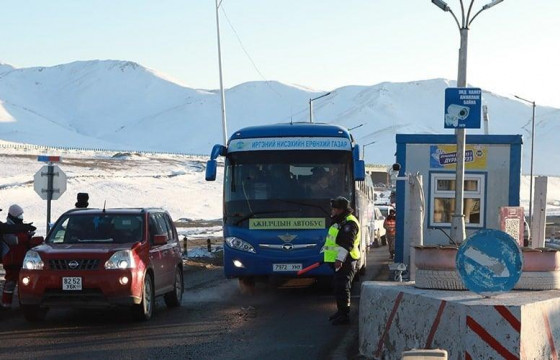 Өчигдрийн байдлаар хотоос 1672 тээврийн хэрэгсэл, 3452 зорчигч гарсан байна
