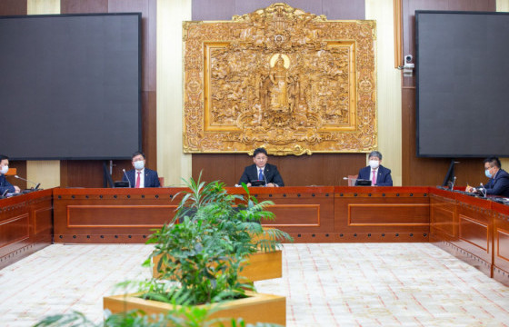 Засгийн газрын хуралдаанаар вакцин оруулж ирэх асуудлыг хэлэлцэж байна