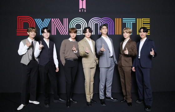 Солонгосын алдарт BTS хамтлаг анх удаа “Грэмми” шагналд нэр дэвшлээ