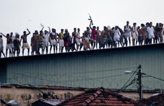 Хорих газарт эсэргүүцэл гарч, зургаан хүн амиа алдлаа