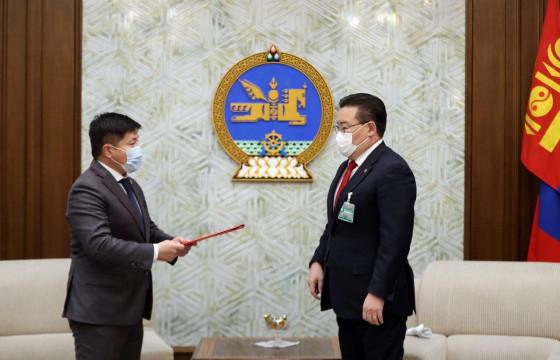 Зохиогчийн зөвшөөрөлгүйгээр бүтээлийг нь цахим орчинд ашигладаг байдлыг хуулиар зохицуулна