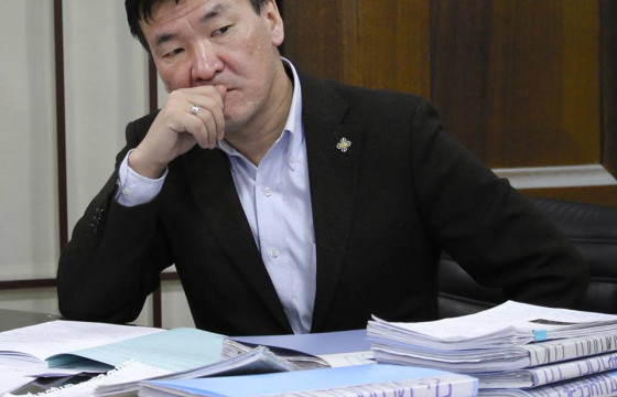 С.Ганбаатар: Ерөнхий сайд аа, Оюутолгойн гэрээндээ өөрчлөлт оруулж өгөөч