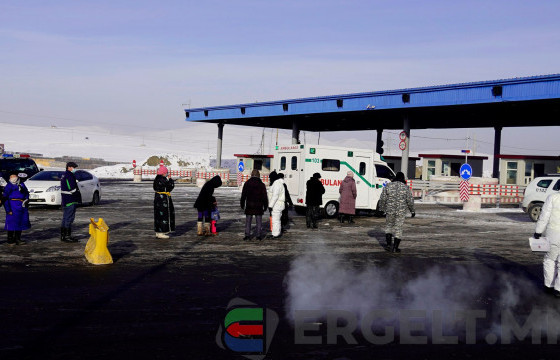 ФОТО СУРВАЛЖИЛГА: 22-ын товчоо ба хотоос гарах, орох иргэдийн цуваа