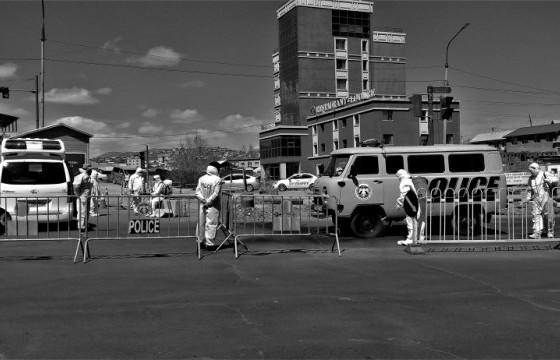 Хөл хориог цуцаллаа гэсэн шиг хөлхөлдвөл хот даяараа аюулд орохыг сануулъя