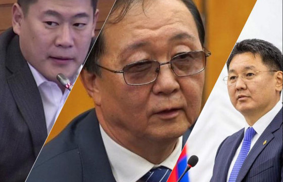 Л.Оюун-Эрдэнэ, Х.Бадамсүрэн нарын бүлэглэл У.ХҮРЭЛСҮХТЭЙ эвлэрч, “Эрдэнэт” үйлдвэрийг мэдэлд нь өглөө