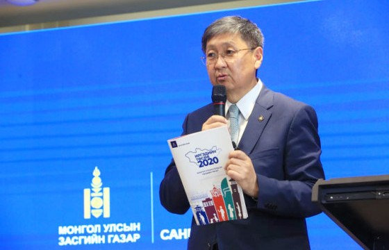 Сахилга батгүй сайд салбарыг “унагадаг” бол Ч.ХҮРЭЛБААТАР улсыг “унагаж” байна