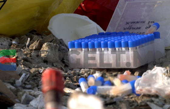 ЭРГЭЛТИЙН ОНЦЛОХ НИЙТЛЭЛ: “Улаан чулуут” хогийн цэгт ЭМНЭЛГИЙН ЦУСТАЙ ХУРУУ ШИЛ, ЗҮҮ ТАРИУР, ШИНЖИЛГЭЭНИЙ ДЭЭЖ, АМНЫ ХААЛТНЫ ХОГОН ОВОО бий болж, нохой, шувуу шавж байна