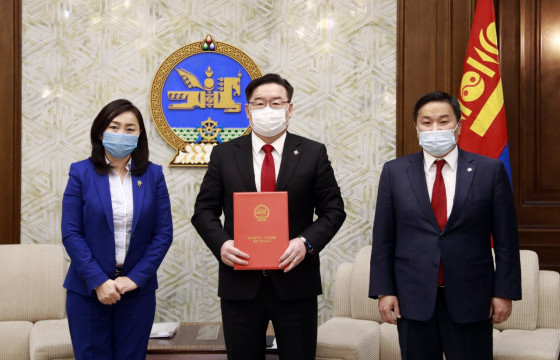 Х.Булгантуяа: Ломбардын хүүг гурван хувиас хэтрүүлэхгүй байх хуулийн төсөл өргөн барилаа