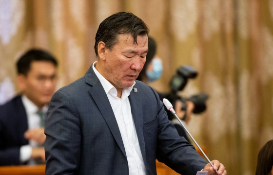 С.Ганбаатар: МАН-ын 62 гишүүн бярдаж Ерөнхийлөгчөөс хамаг эрхийг нь булаан авч байна 