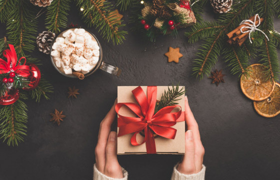 Гарын доорх материалаар шинэ жилийн бэлэг бэлдэх 10 арга