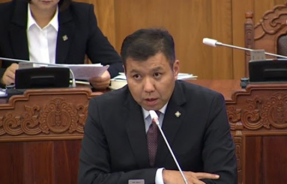 Б.Энхбаяр: Шүүх эрх мэдэлд халдаад байхад ШЕЗ хамгаалахгүй байна