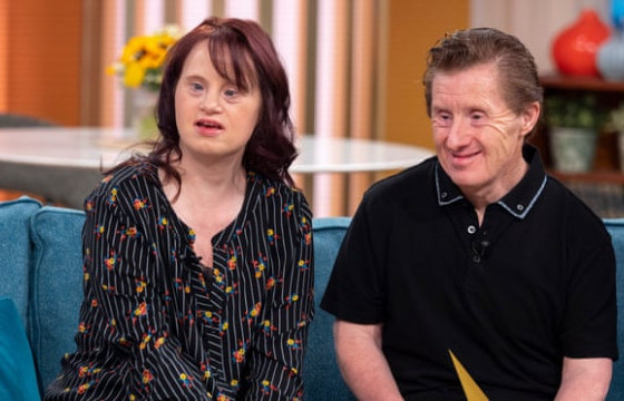 Их Британийн дауны синдромтой анхны гэр бүлийн нөхөр нь коронавирусээр нас баржээ