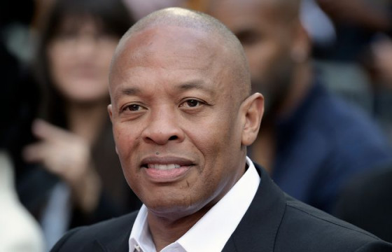 Реппер Dr Dre артерийн судасны тэлэлтийн улмаас эмнэлэгт хүргэгджээ